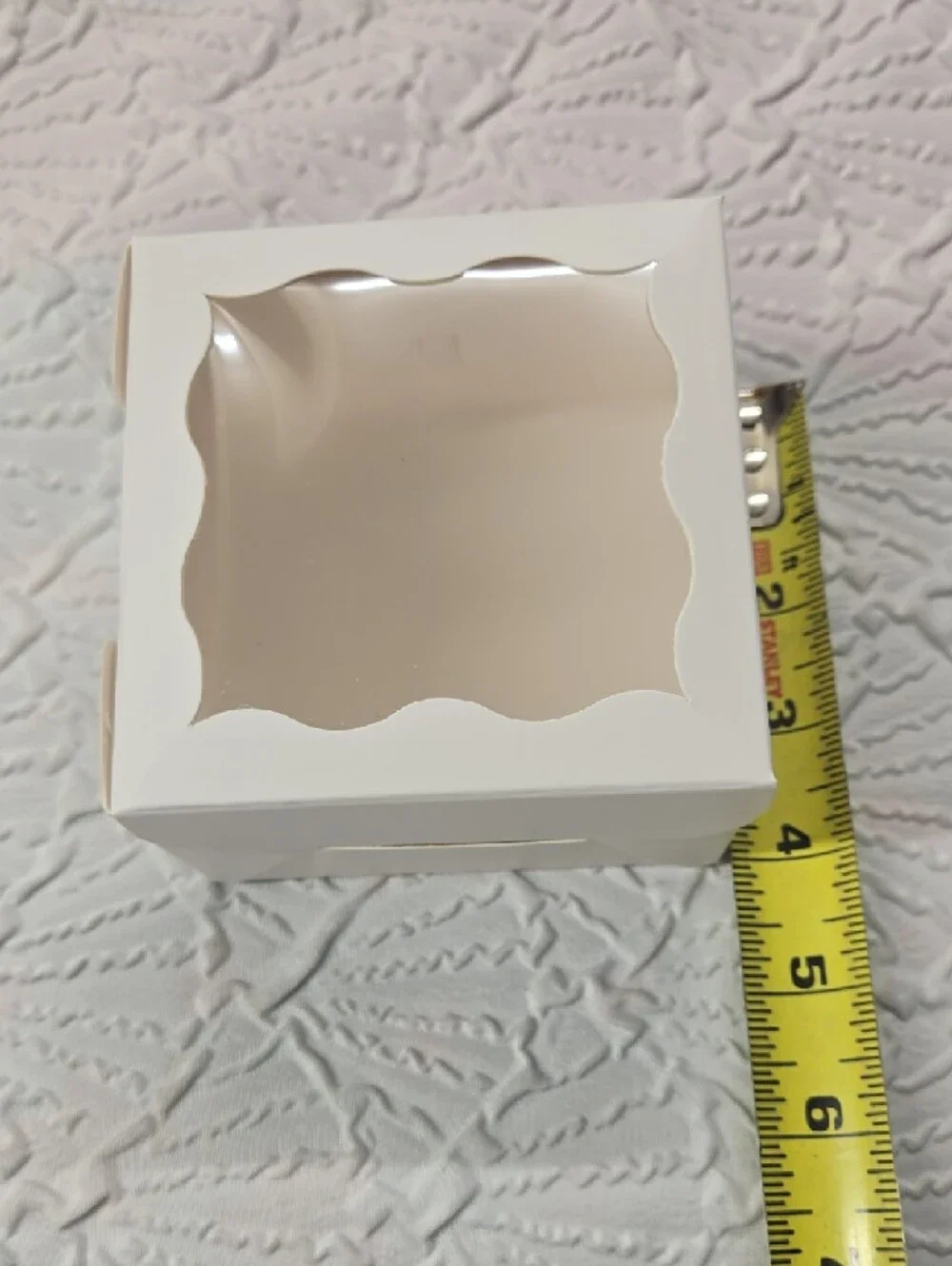 White Scalloped Window Favor Boxes - 50 Pack 4x4x2